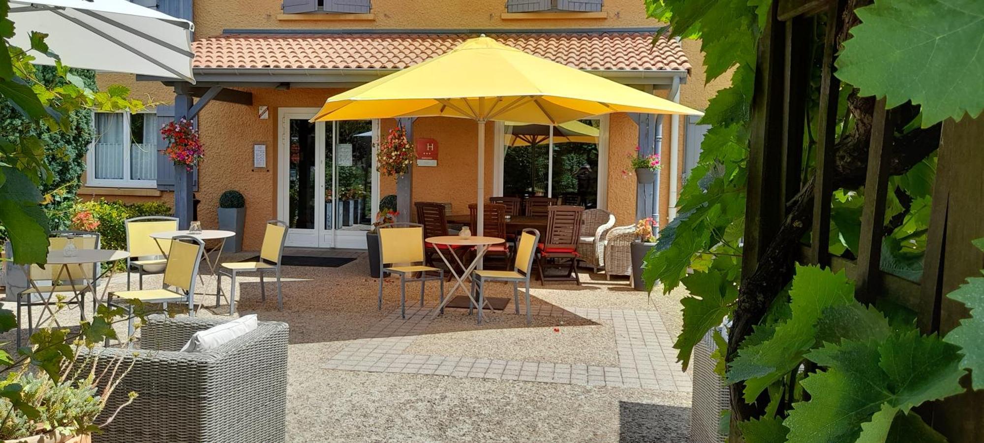 Hotel Des Vignes Julienas Exterior photo
